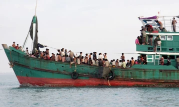 Најмалку седуммина загинати откако се преврте брод со бегалци од Мјанмар