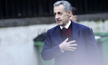 Sarkozi deklaroi se qëndrimi në burg e lodh, prokurori kërkon lirimin e tij
