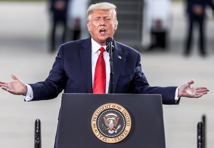 Трамп им се закани на контролорите на летање во САД веднаш да се вратат на работа