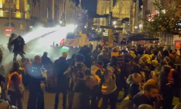 Неколкумина уапсени при судири меѓу полицијата и пропалестински демонстранти во Антверпен 