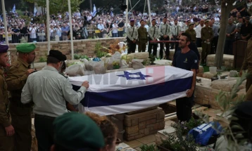 Десетици илјади Израелци на погребот на војникот чие тело беше држено во Газа 11 години