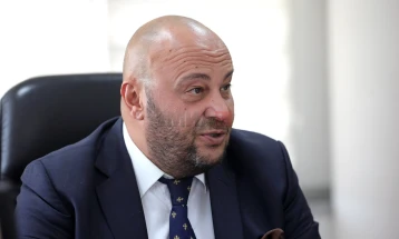 Костадиновски: Доколку Собранието не реагира, Уставниот суд ќе одлучува за измените на КЗ до декември, Законот за употреба на јазиците на дневен ред најдоцна до февруари