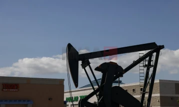 IEA: Kërkesa globale për naftë dhe gaz mund të rritet deri në vitin 2050