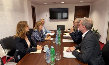 Bozhinovska, de Groot discuss opportunities for major energy investments and green transition in Macedonia