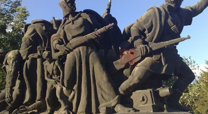 Qyteti i Shkupit duke shprehur nderime dhe mirënjohje feston 13 Nëntorin – Ditën e Çlirimit