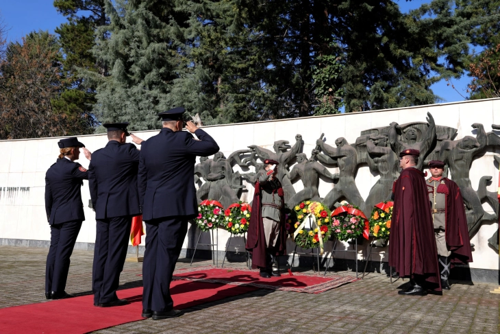 Delegations lay flowers to mark Skopje Liberation Day