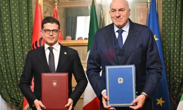 Shqipëria dhe Italia do të ndërtojnë shtatë anije në Pashaliman, afër Vlorës