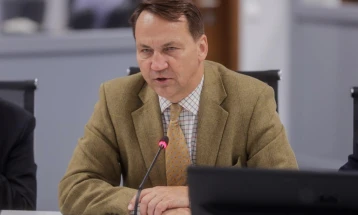 Шикорски: Најбрзиот начин Украина да ја изгуби поддршката е корупцијата