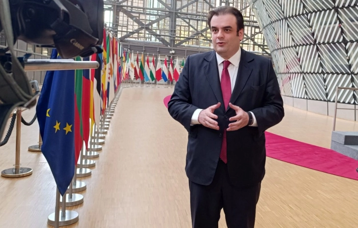 Пиеракакис: Грција го поддржува воведувањето царини на мали пратки од трети земји