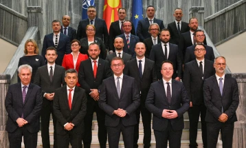 Владата е стабилна, разговорите за пополнување на испразнетите места се во тек, вели премиерот Мицкоски