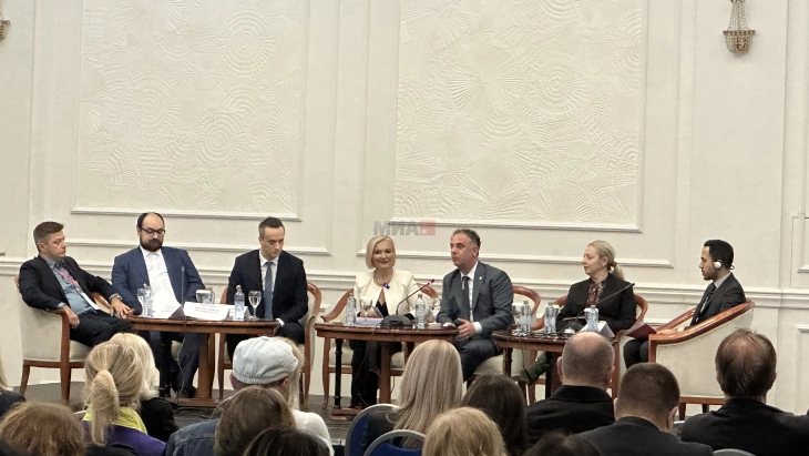 Отворена првата научна конференција за геријатриска и палијативна грижа во Скопје