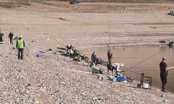 На Дебарско Езеро одржан натпревар во спортски риболов на тапа, екипно најдобри рибарите од Приштина