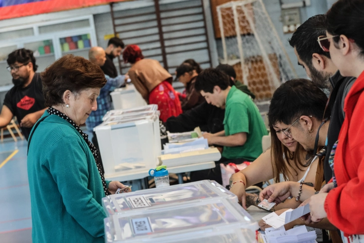 Communist and right-wing candidate to be on ballot for Chile run-off