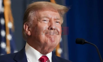 Трамп инвестирал најмалку 82 милиони долари во обврзници, фокусиран на секторите што ги претпочита