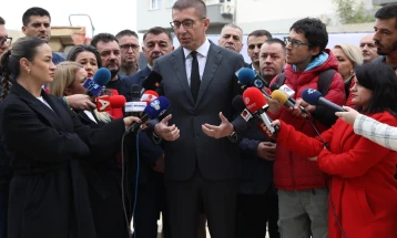 Mickoski: 55.000 students to receive EUR 250 vouchers for electronic device 
