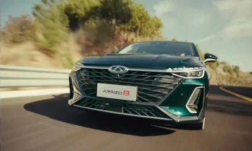 Пристигна Чери Аризо 8