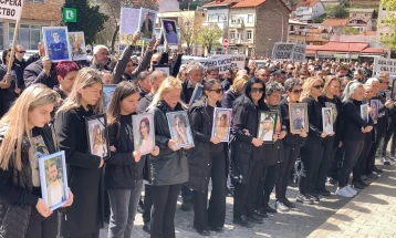 Toshkovski: Prindërit e viktimave në Koçan kanë të drejtë të kërkojnë, ndërsa institucionet janë të detyruar të japin përgjigje