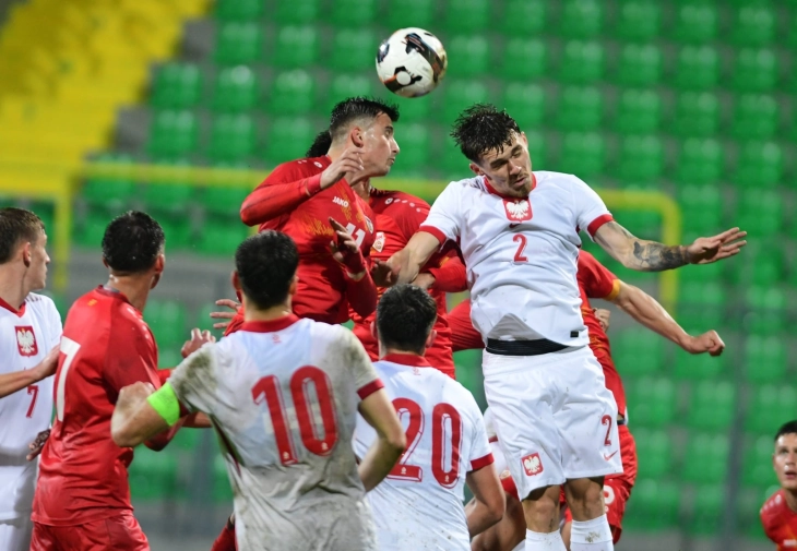 Младата македонска репрезентација поразена од Полска