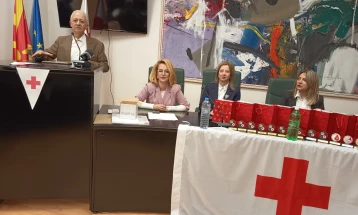 Во Кавадарци доделени јубилејни признанија за крводарители кои дарувале крв 25, 50, 75 и 100 пати