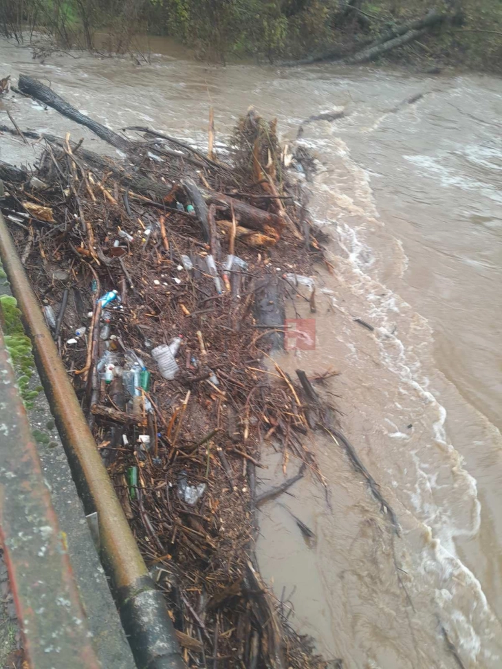 QMK: Në Ohër dhe Kërçovë nivelet e ujit janë rritur, nuk ka vërshime