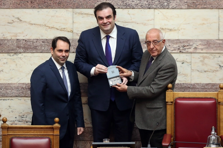 Во грчкиот Парламент доставен буџетот за 2026 година – предвидува раст од 2,4 отсто