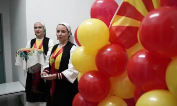 Mickoski në Tiranë në hapjen e zyrës së re të Shoqatës së maqedonasve 