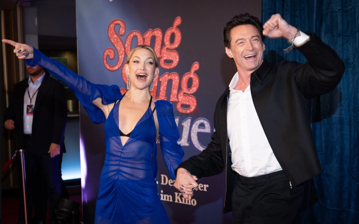 Кејт Хадсон во провокативно, но елегантно сино издание на црвениот тепих