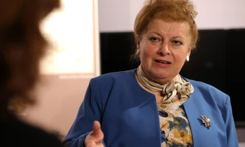 Јованова-Грујовска: Убави македонски зборови заменуваме со странски, не ги користиме и така исчезнуваат