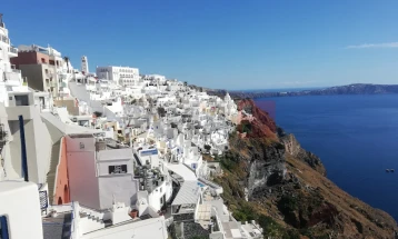 Научна студија: Движењето на магма под морското дно ја предизвикало интензивна сеизмичка активност кај грчкиот остров Санторини