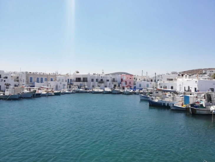 Зголемен број туристи во Грција и зголемени приходи од туризмот во првите девет месеци од годинава