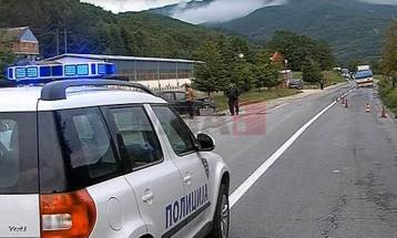 Патничка повредена при судир на автомобил и автобус кај Струга