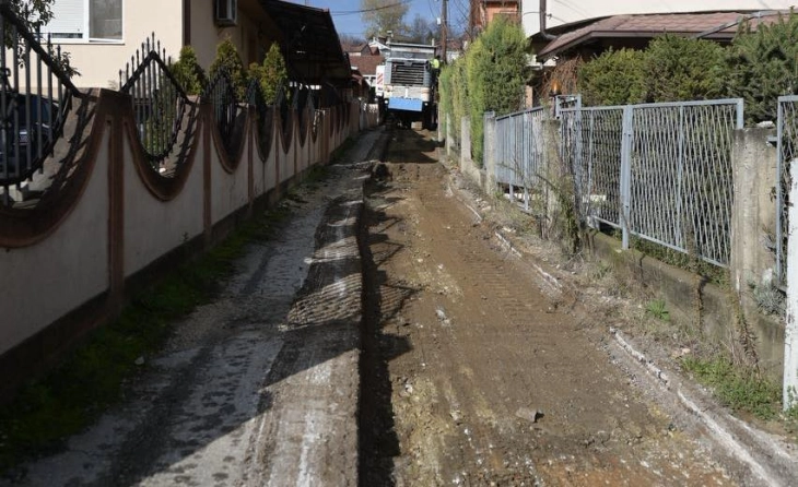 Костовски: Започнавме со целосна реконструкција на улиците во населеното место Бел Камен