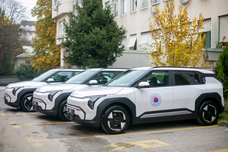 Осум електрични возила обезбедени за Министерството за здравство преку грант за помош од Владата на Република Кореја