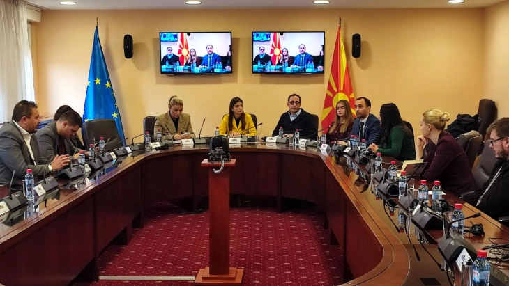 Анкета: Младите сакаат државата да влезе во Европската Унија, но се повеќе губат надеж дека тоа ќе се случи наскоро