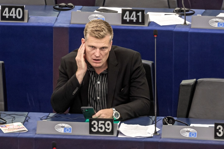 Бабиш и неговата АНО го номинираа десничарскиот евроскептик Филип Турек за министер, претседателот Павел резервиран  