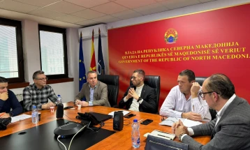 Takim në QMK për shkak të rrëshqitjes së dheut në afërsi të rrugëve 