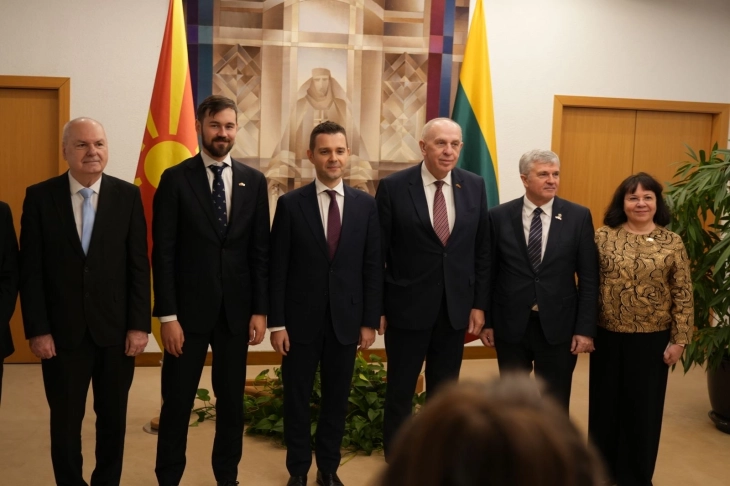 Средби на Муцунски во литванскиот Парламент