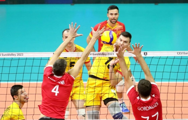 Маџунков повторно заминува во странство