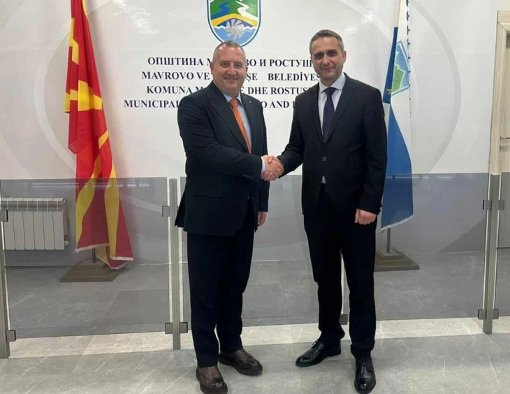 Онер Јакуповски ја презеде функцијата владин повереник на општина Маврово и Ростуше