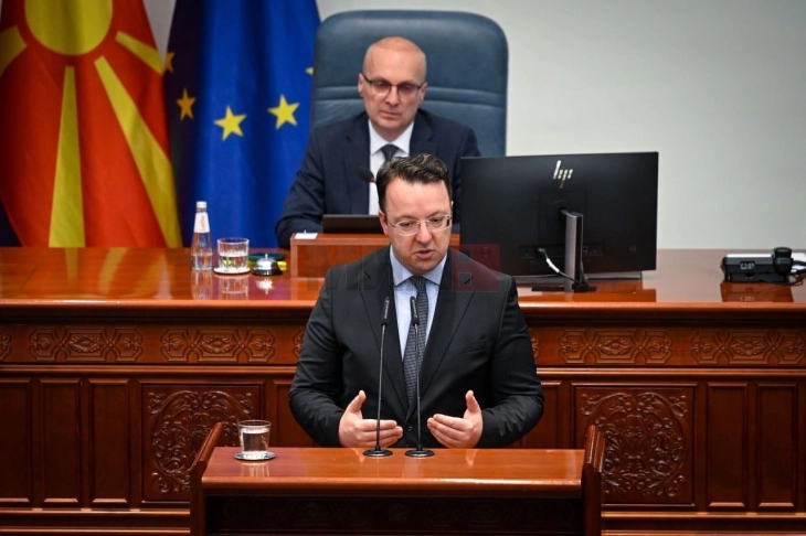 Nikolloski: Do të furnizojmë të paktën pesë lokomotiva të reja elektrike