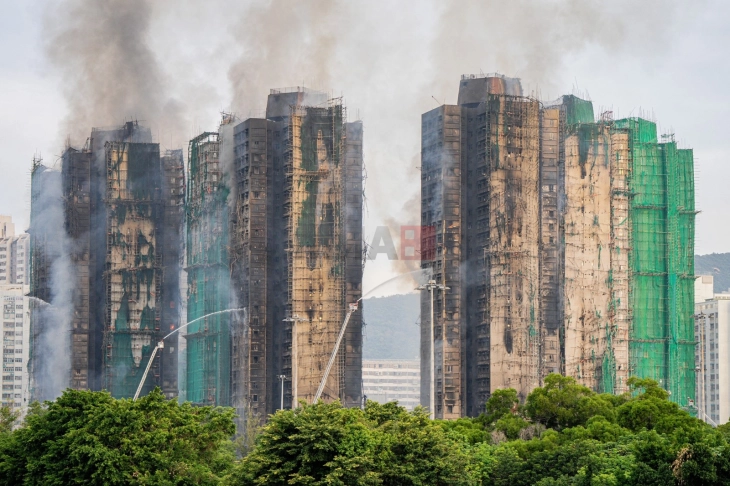 Numri i të vdekurve nga zjarri në kompleksin në Hong-Kong është rritur në 75, ende do të rritet