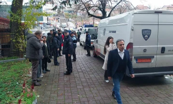 Мајка на еден од обвинетите за убиството на турскиот државјанин нападнала полициска службеничка