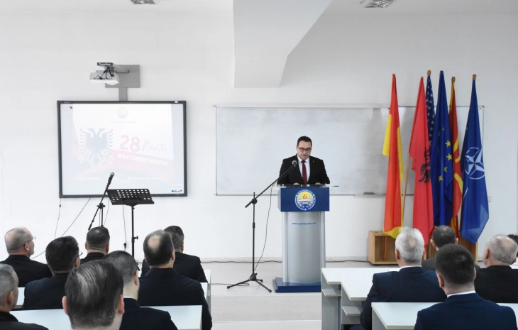 Universiteti i Tetovës e shënoi 28 Nëntorin – Ditën e Flamurit