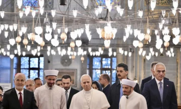 Papa Leoni XIV e vizitoi Xhaminë Blu në Stamboll