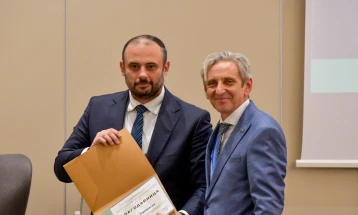 Градоначалникот Орце Ѓорѓиевски доби благодарница за посебен придонес кон лицата со попреченост