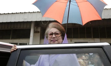 Поранешната премиерка на Бангладеш, Халеда Зија, е во критична здравствена состојба