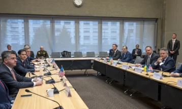 Aksios: Çështja e territoreve ka dominuar në bisedimet midis Ukrainës dhe SHBA-së në Florida