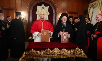 Лав XIV и Вартоломеј сакаат дијалог, но што е со верниците?