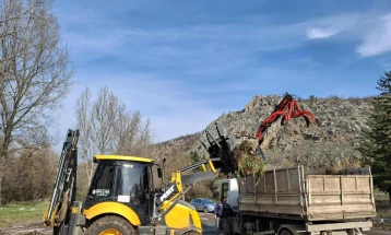 Акција за расчистување на „дивата“ депонија кај поранешен хотел „Ку-Ба“