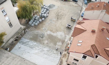 Се уредува новиот паркинг во Велес на местото на поранешниот театар